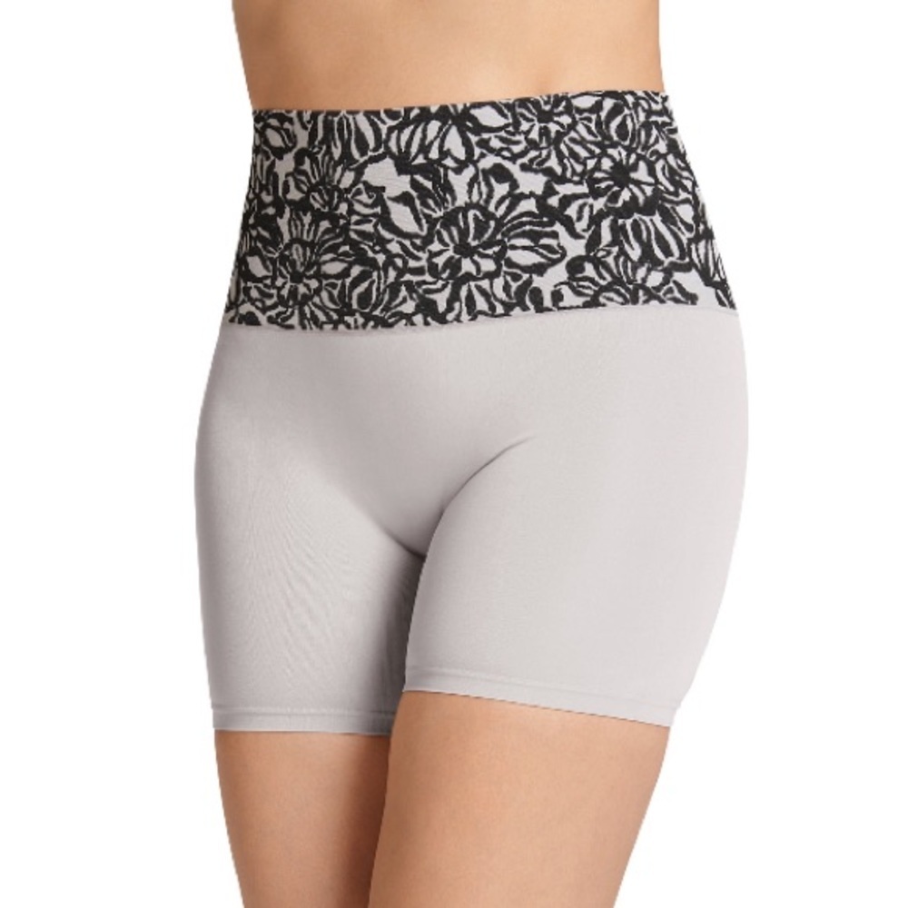 💜Jockey Essentials Women's 360 Slimming, Seamfree Slimming Short